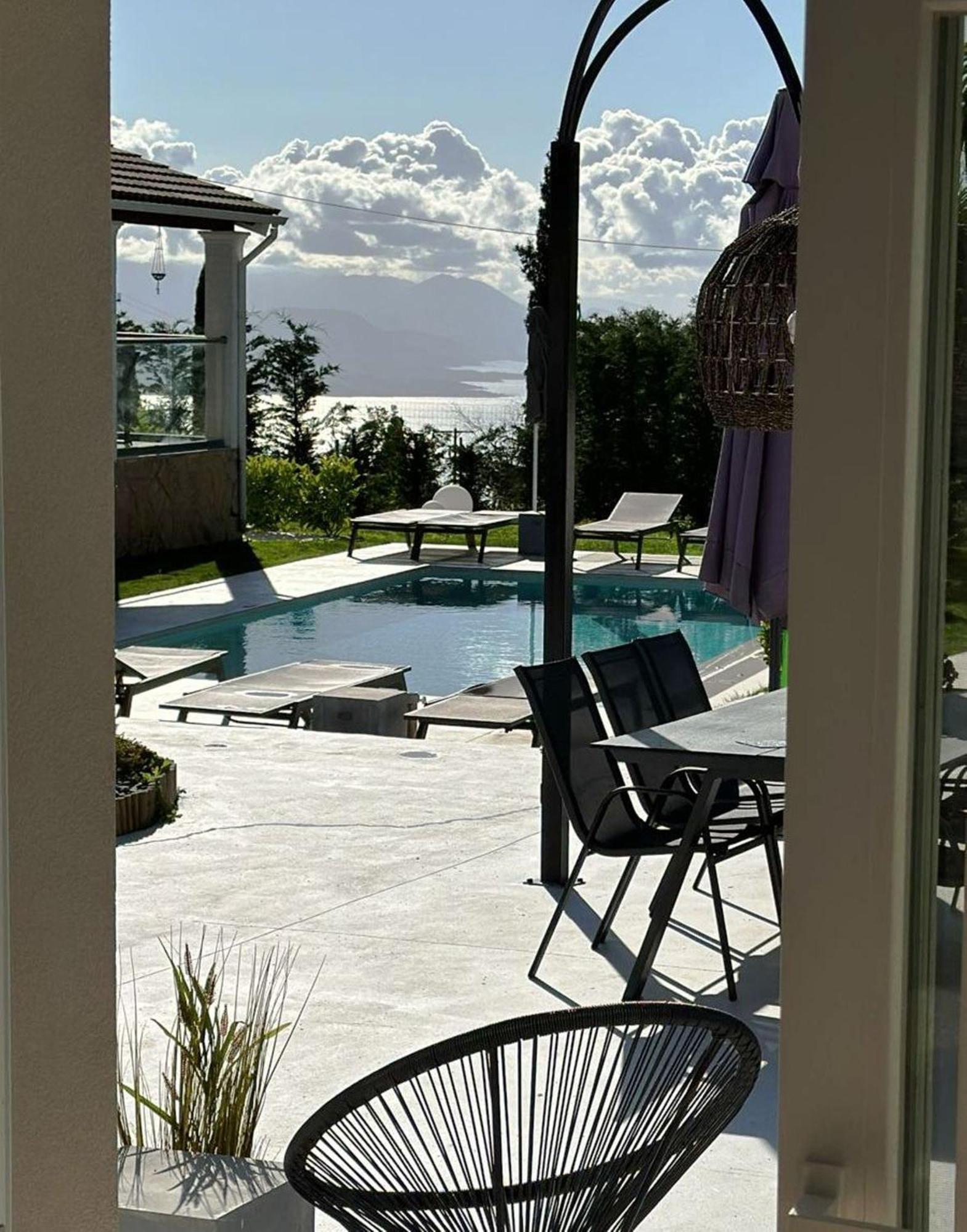 Grande Terra Villas With Swimming Pool Spartylas Exteriör bild